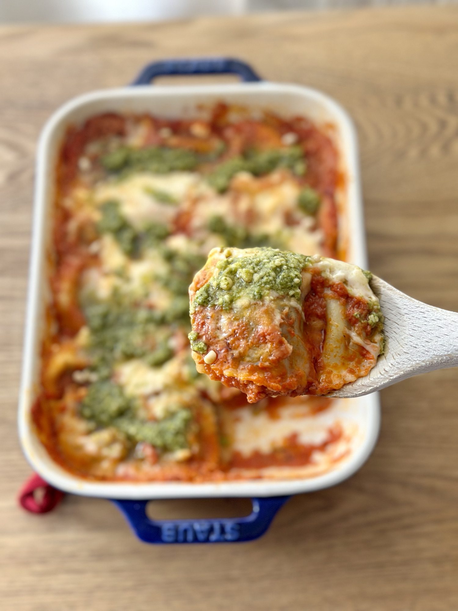 One Pan Baked Raviolis with Pesto and Pine Nuts: A Weeknight Dinner Wonder