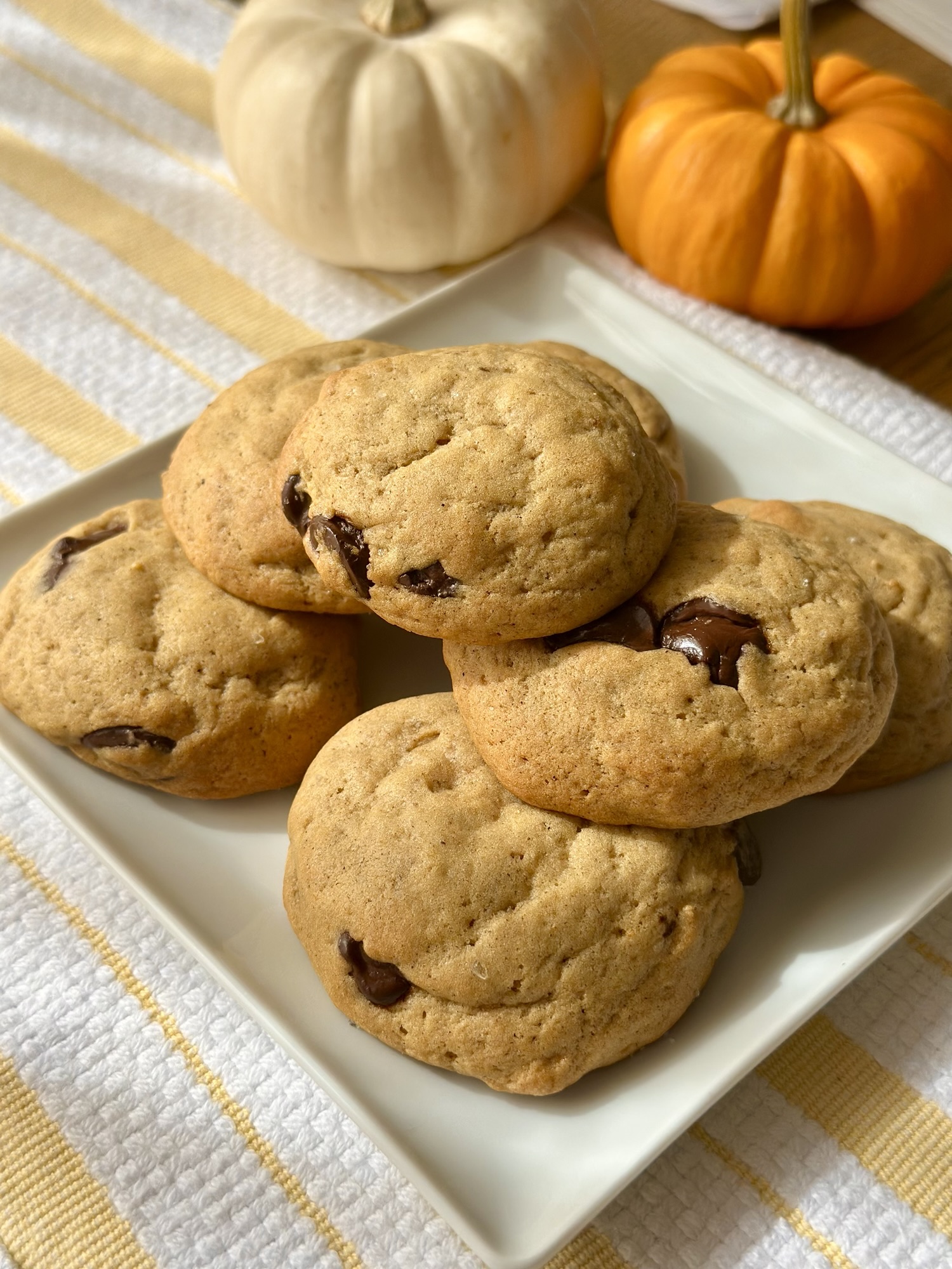 Easy Pumpkin Chocolate Chip Cookies: A Fall Baking Favorite